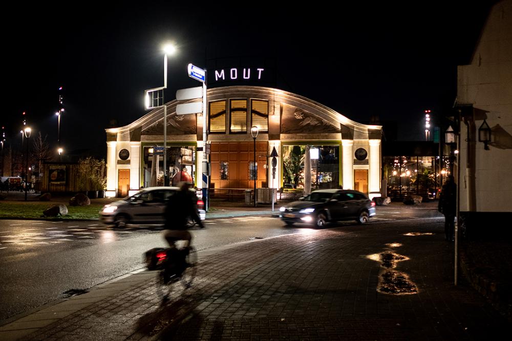 Foodhall Mout