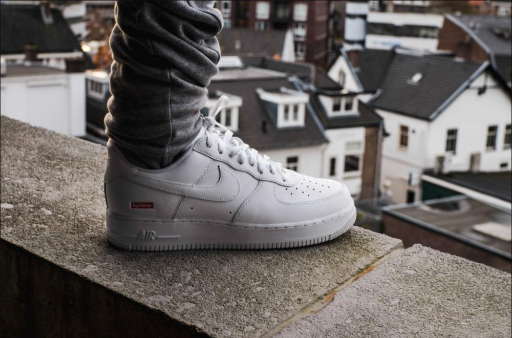 Nike Air Force 1 Low Supreme White