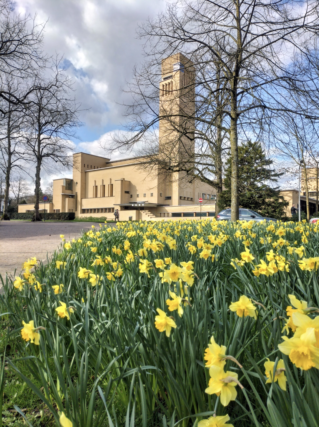 Bloemen voor het raadhuis